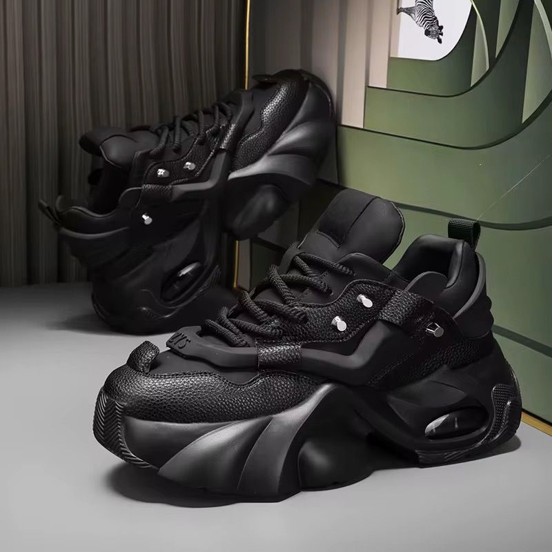 The Latest Style in Popular White and Black Is the Wearable Platform Soles for Casual Men_1