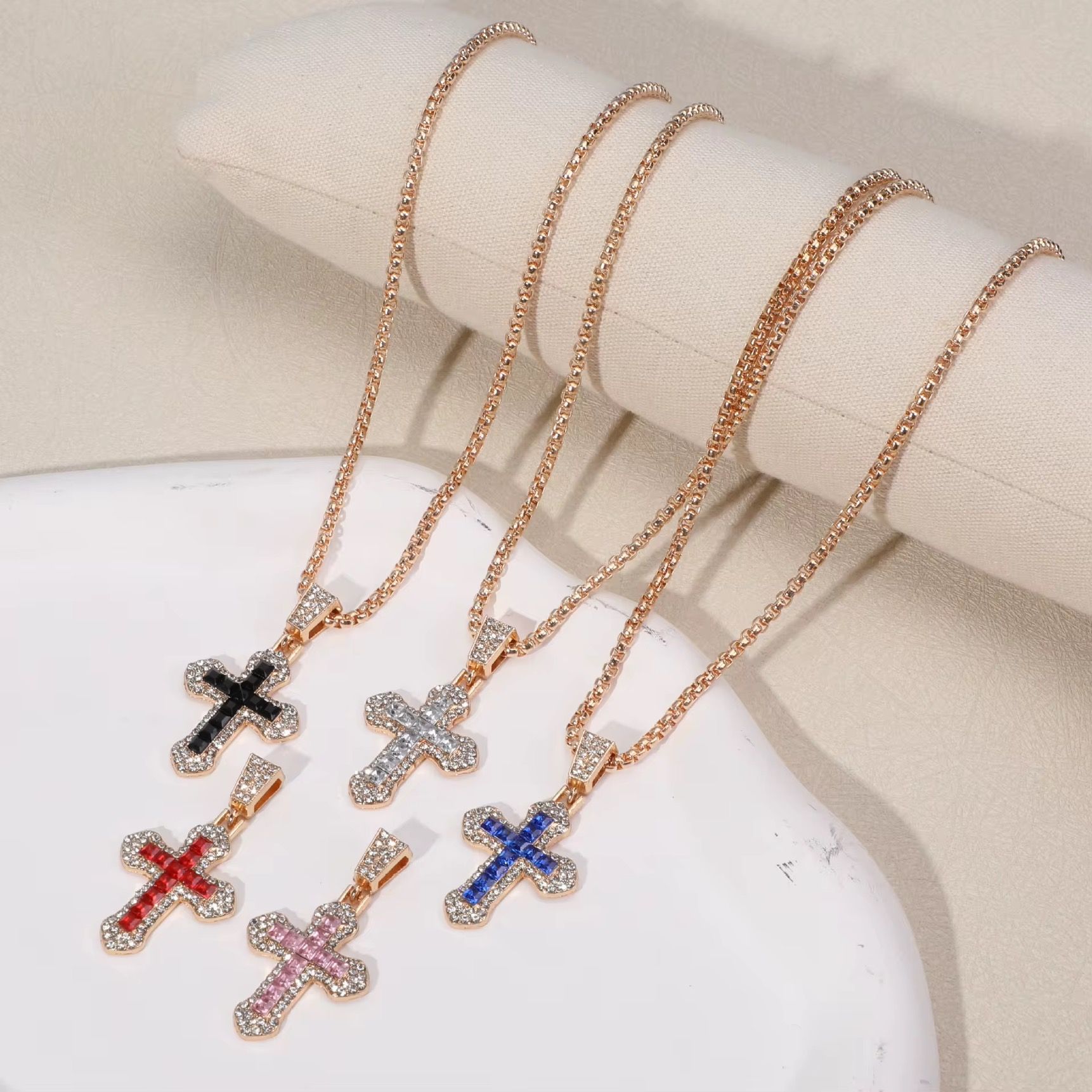Cross NecklaceFashion Jewelry Small Cross Pendant With Chain Necklace Simple Faith Jewelry Christmas Gift for Men Women_1