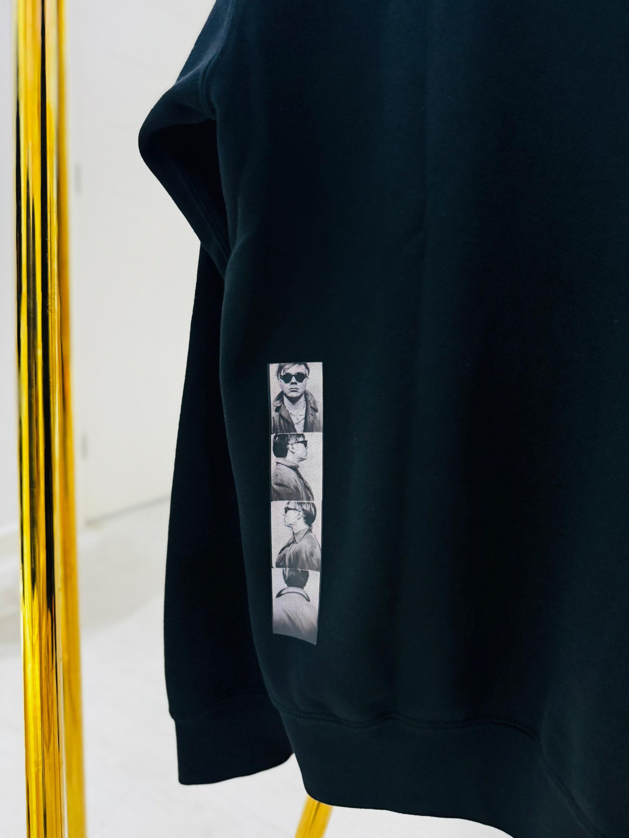 Sweater exclusivo Kaws _4