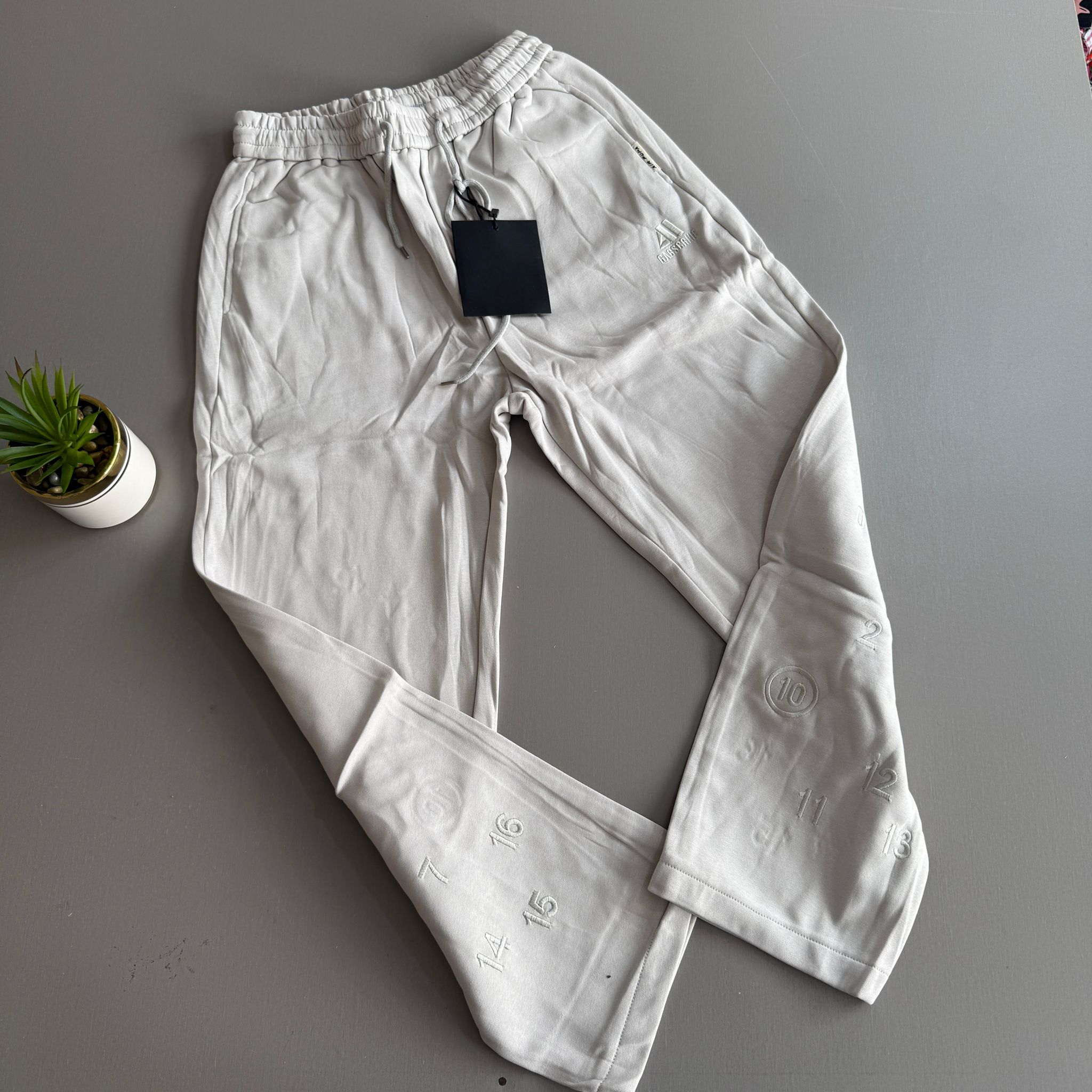 JOGGERS -Yishen_0