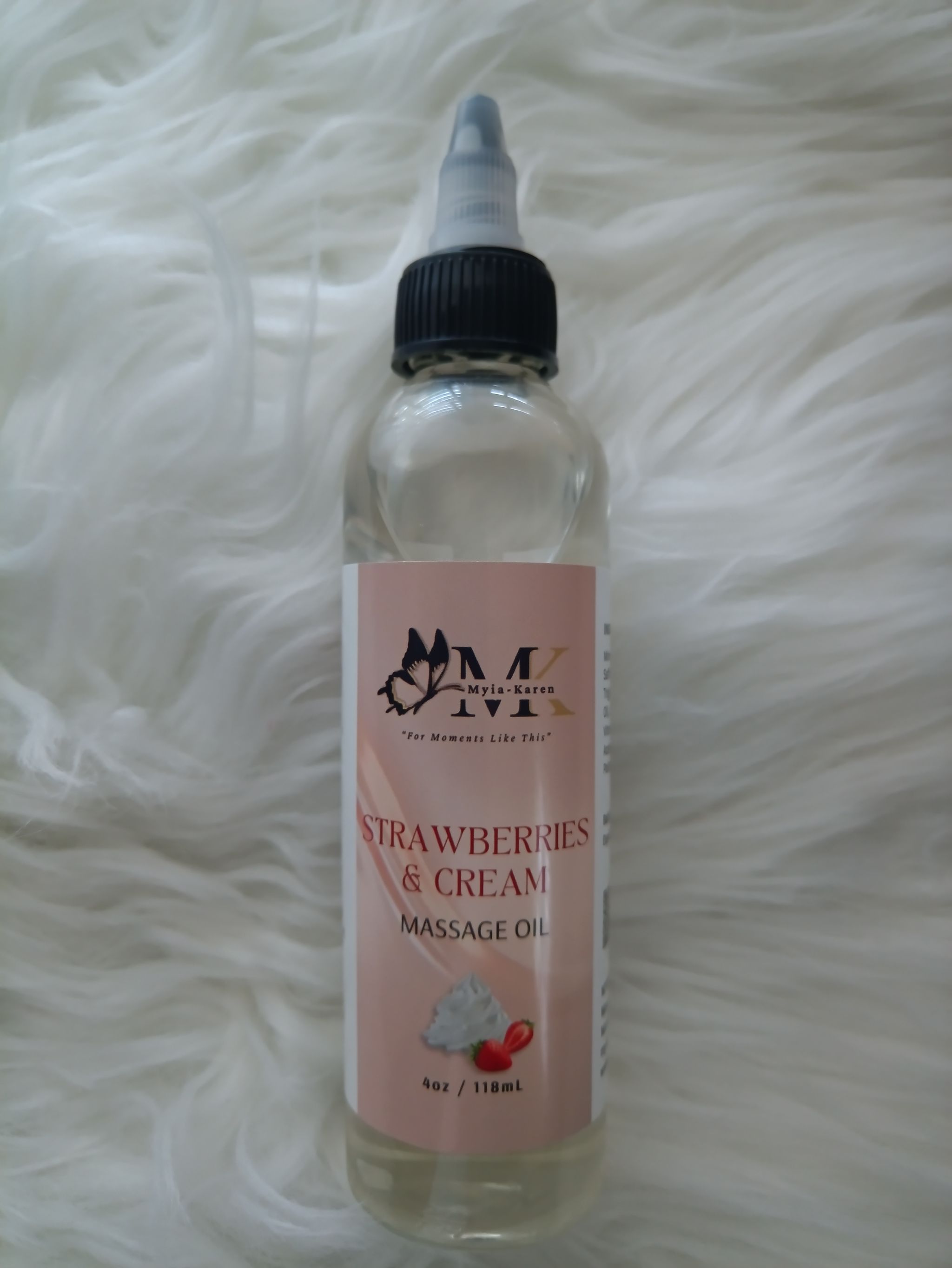 Strawberries & Cream Massage Oil_1
