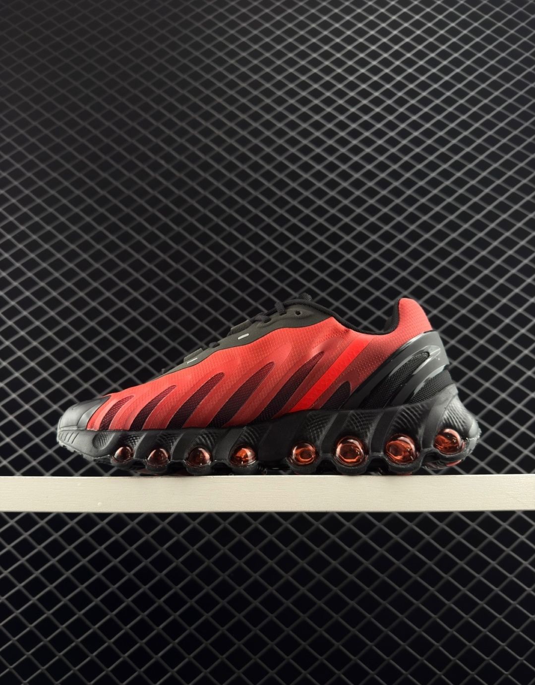 NIKE AIR MAX DN8_1