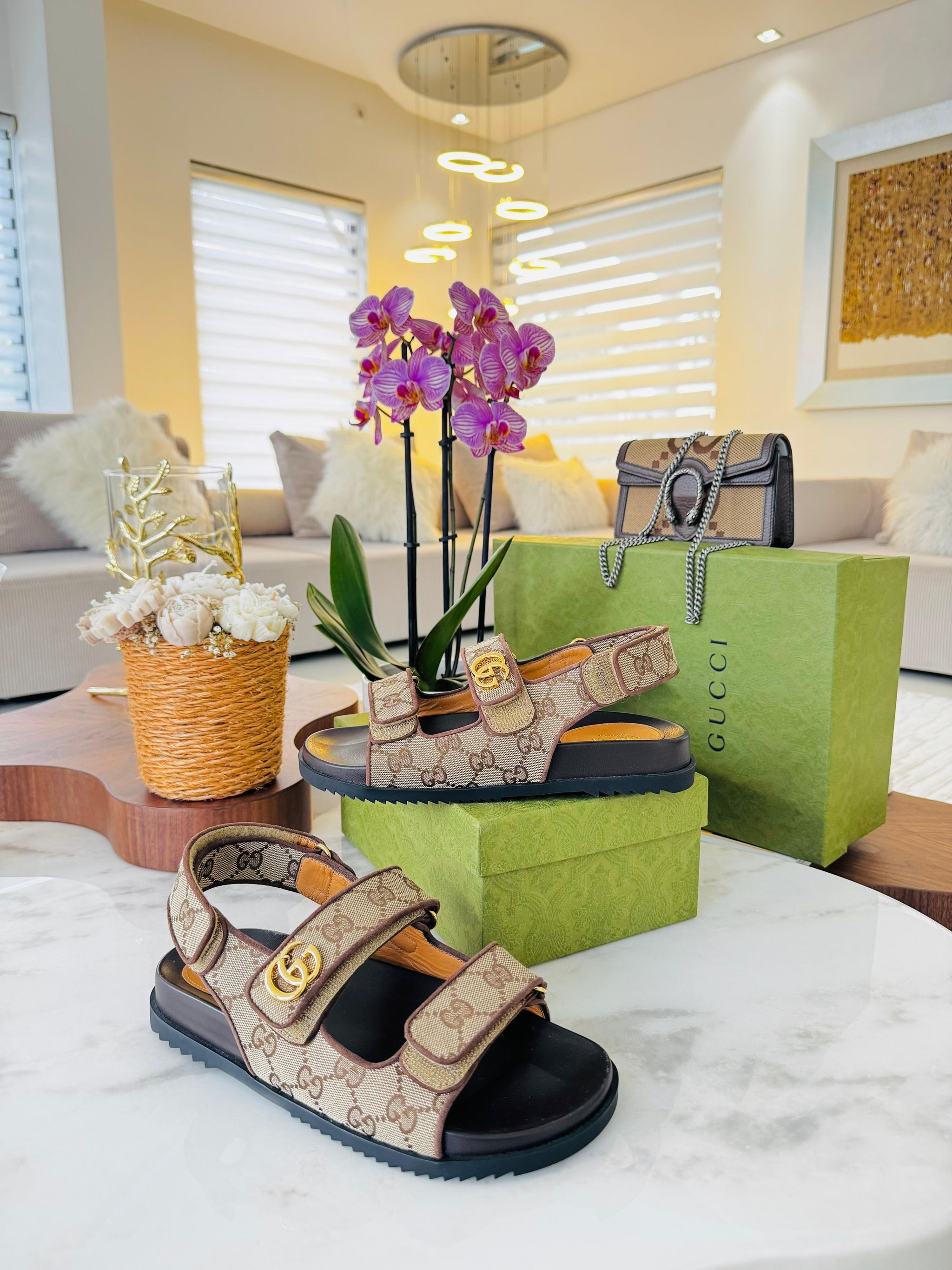 Sandálias clássicas Gucci monogram _0