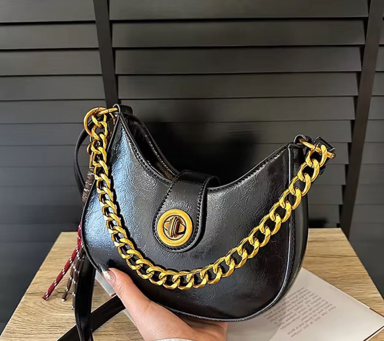 Luxe sling bag_2