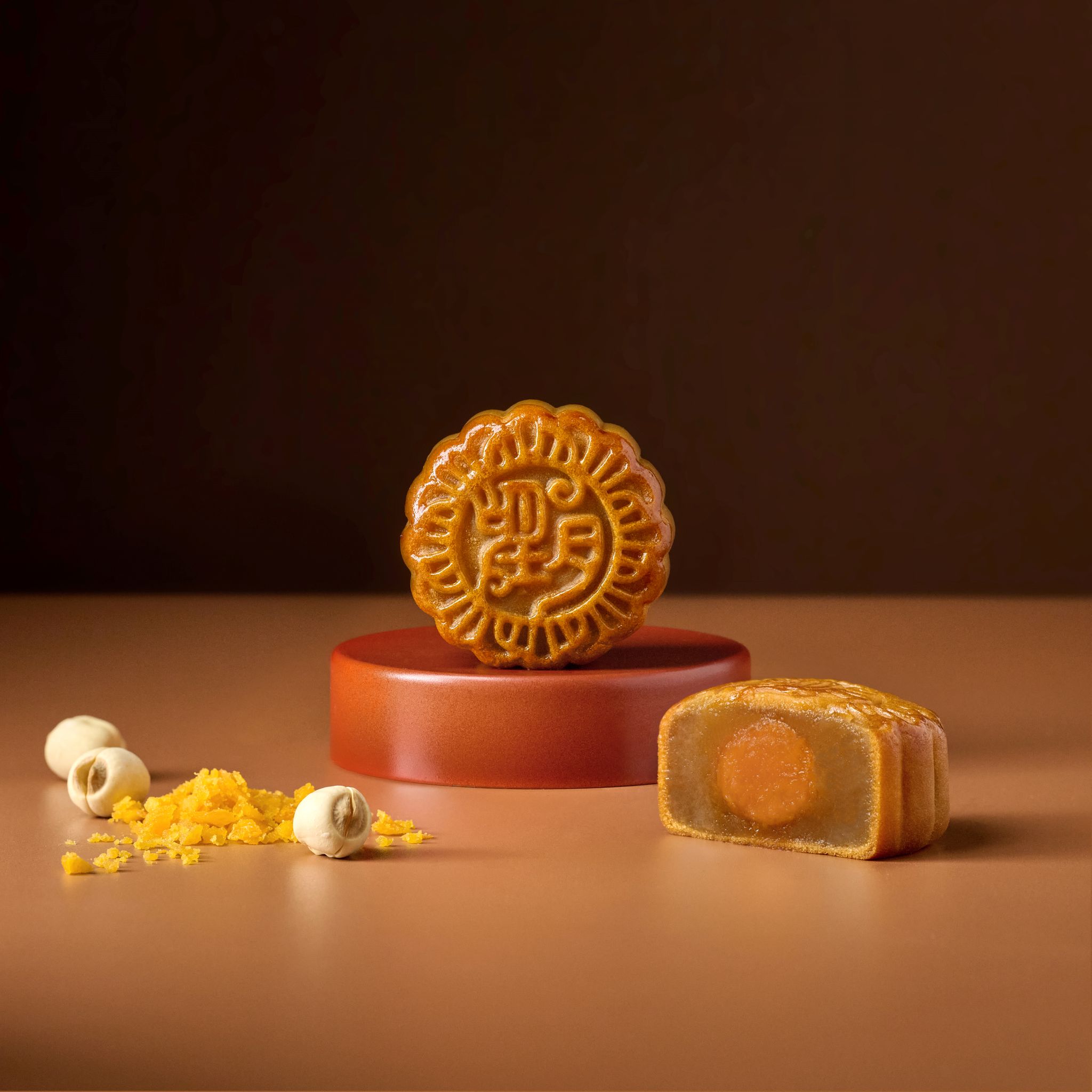 White Lotus Seed Paste Mooncake with Egg Yolk (4pcs)_0