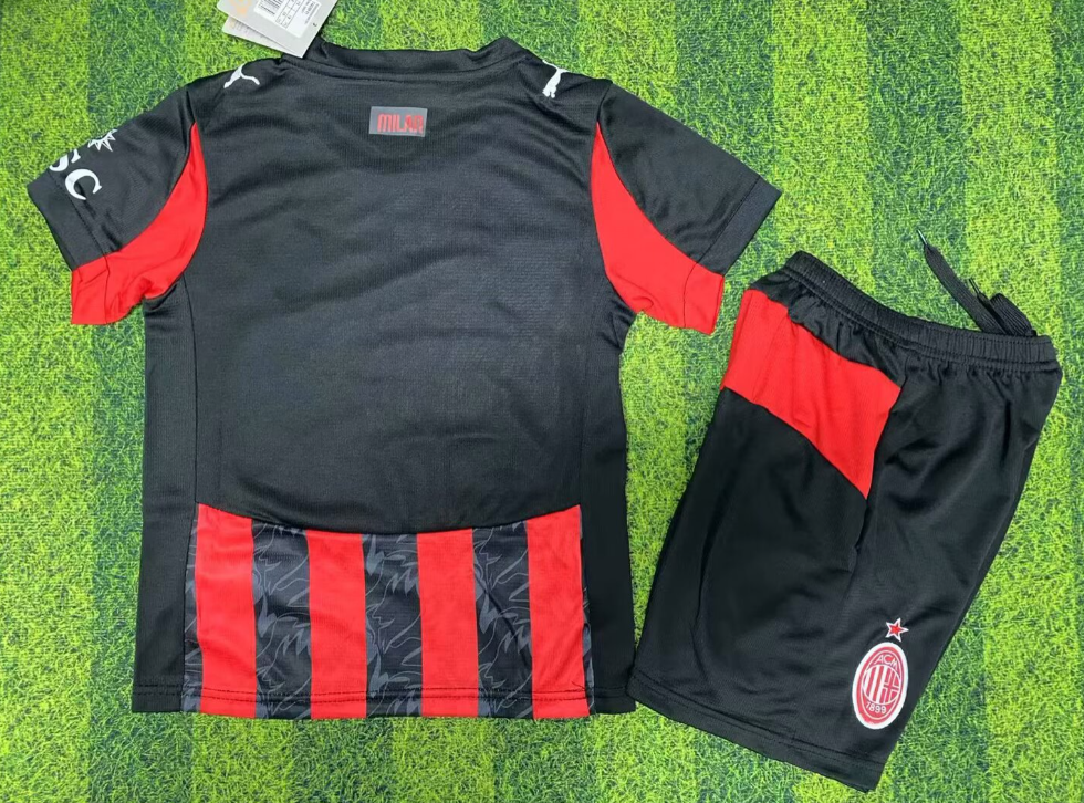 Conjunto Milan 25-26_1