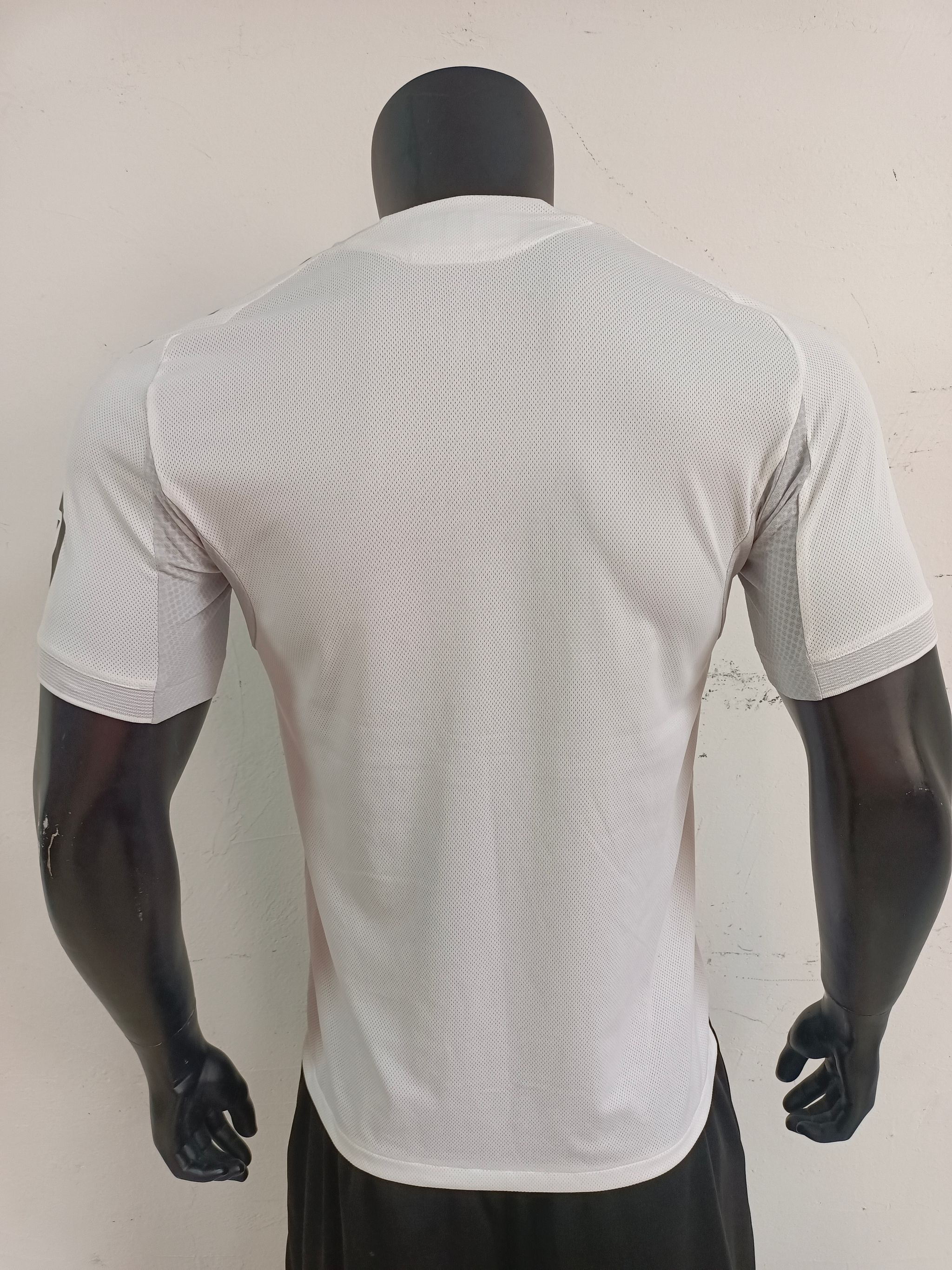 Real Madrid 2025/26 Home Shirt (White)_1
