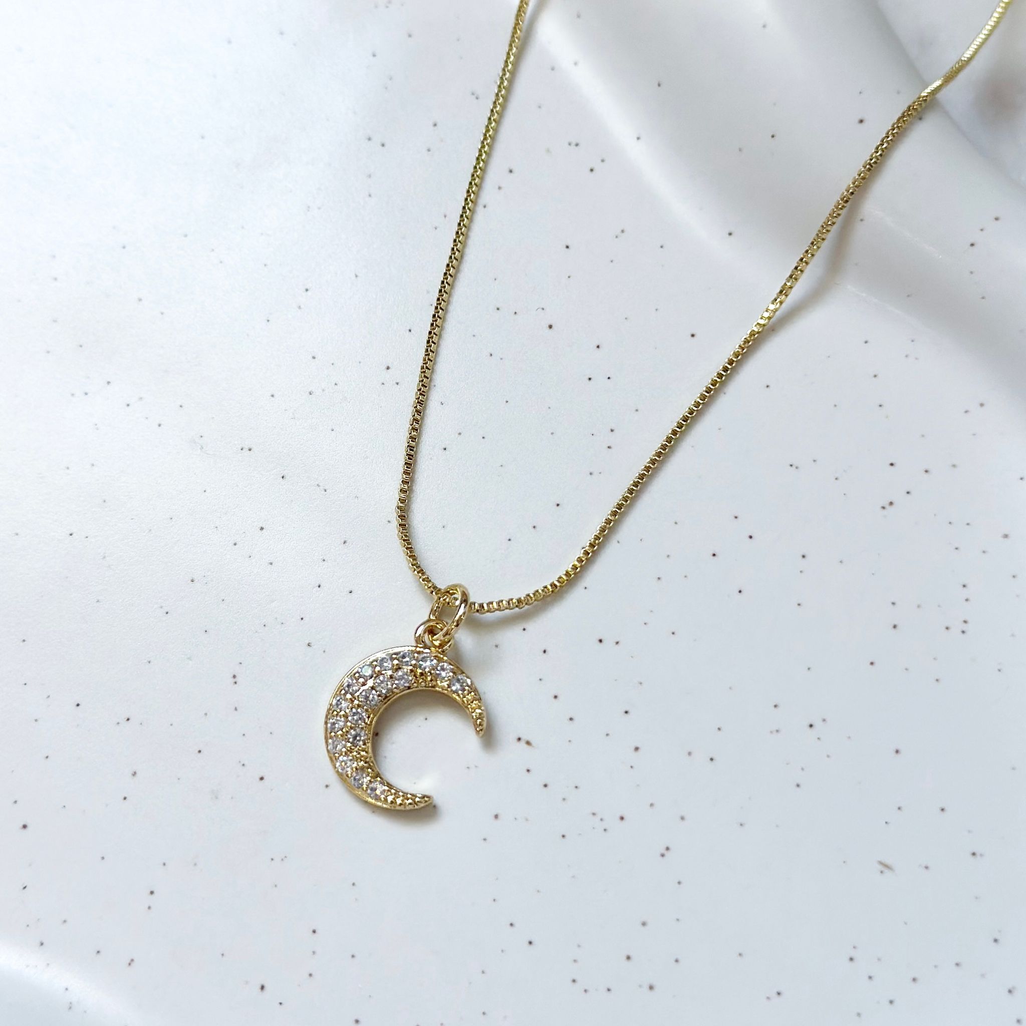 Shiny Moon Necklace_0