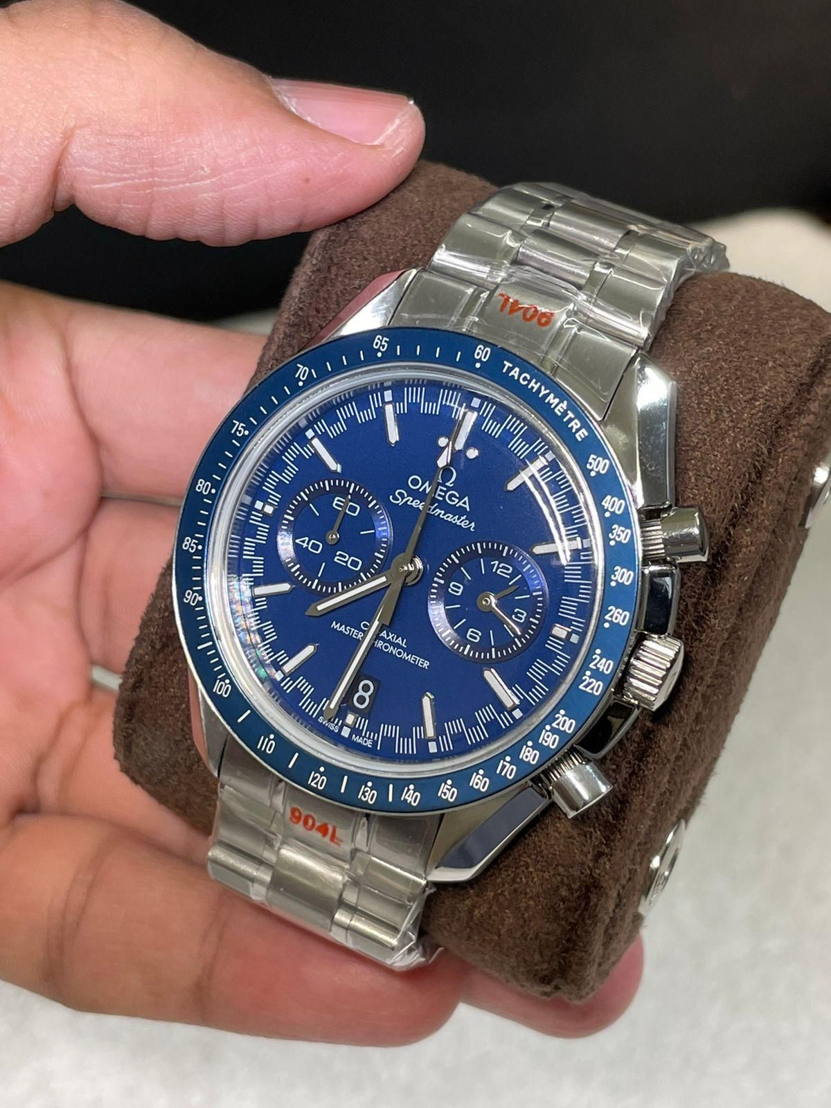 Omega _10