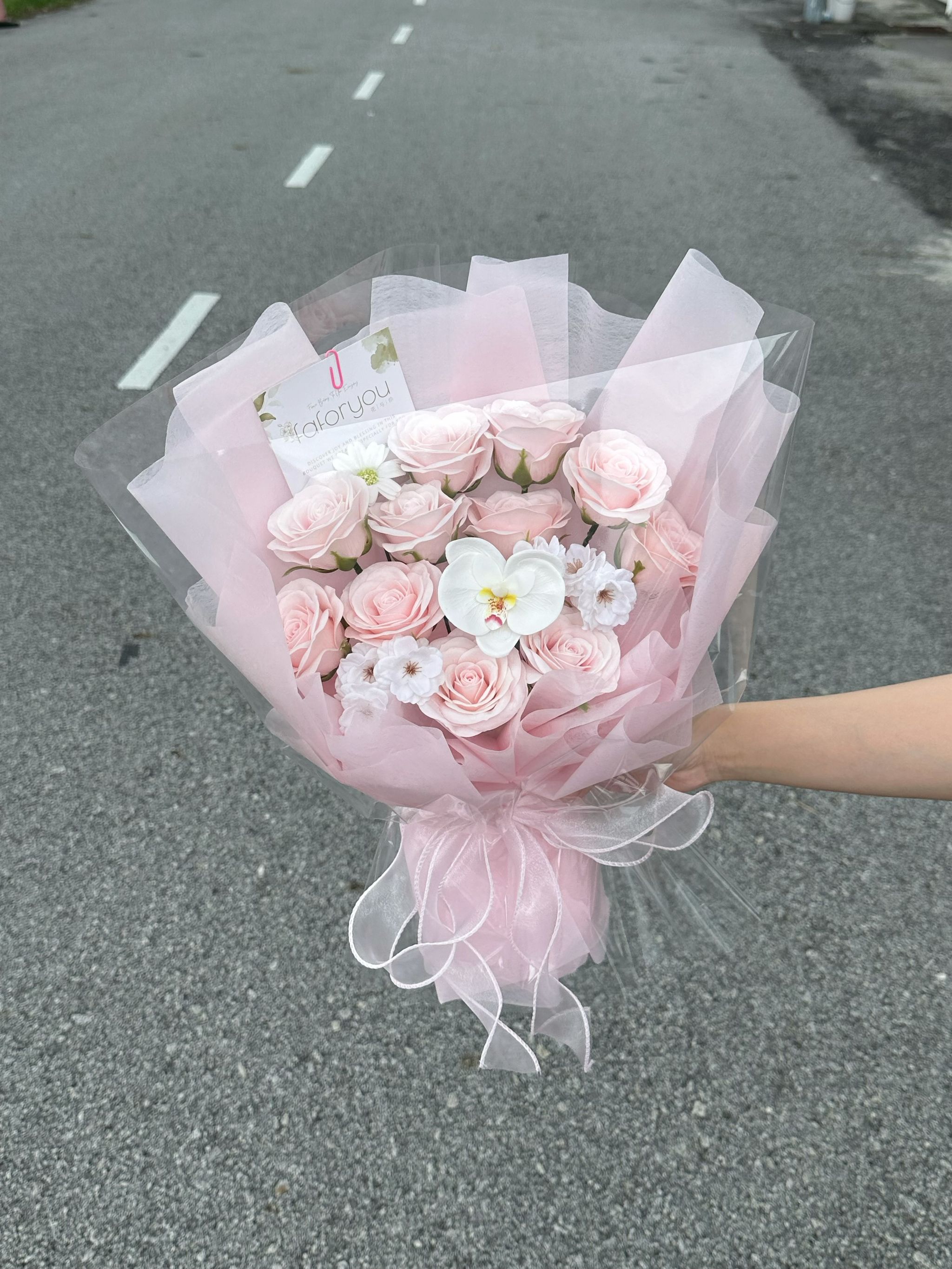 11 Stalk Awakening Soap Rose Bouquet_0