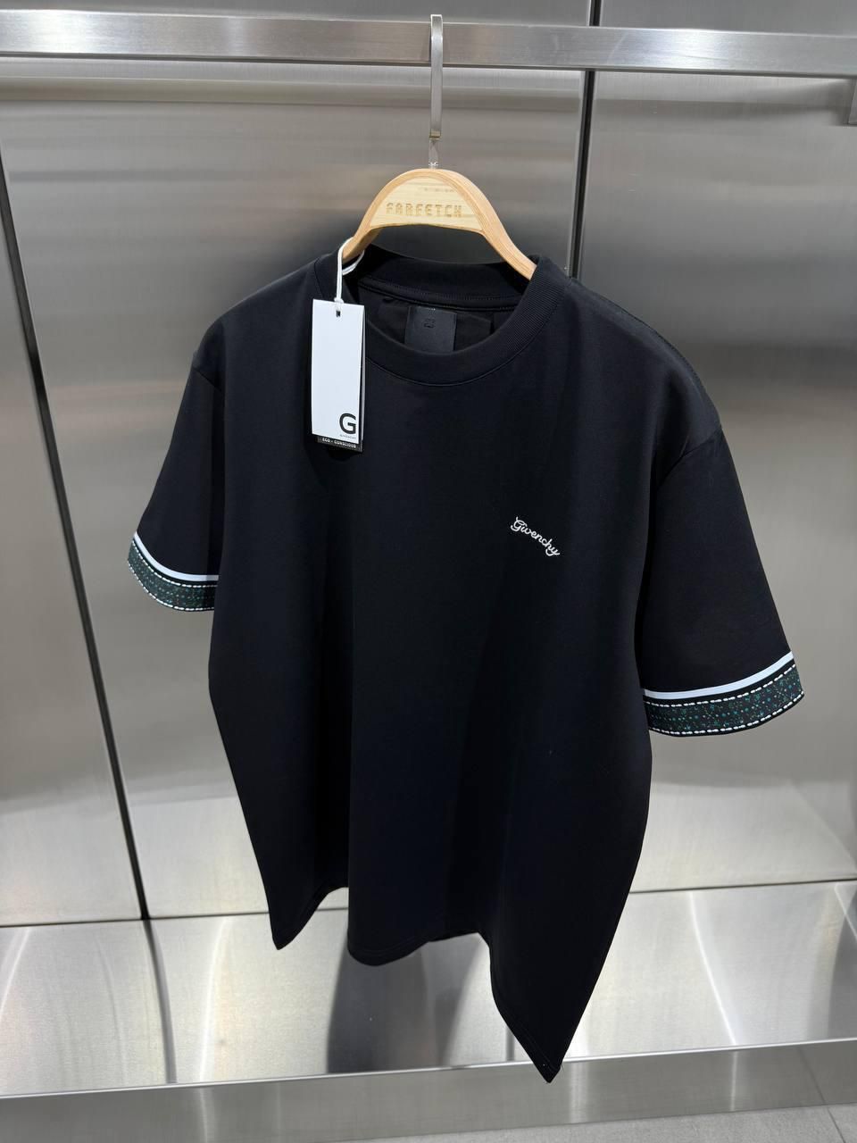 Givenchy  _3
