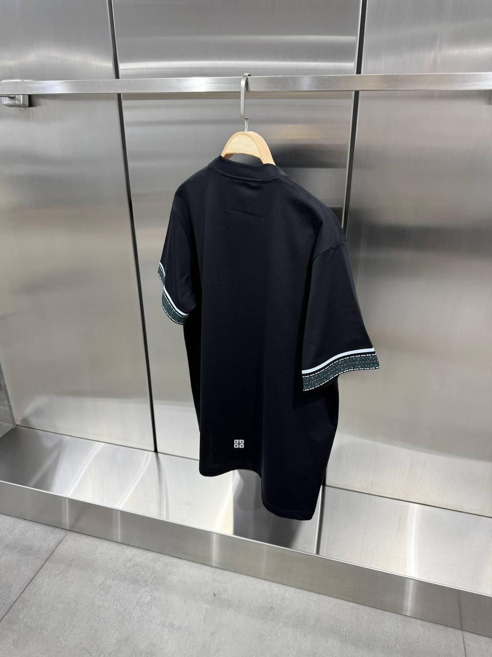 Givenchy  _9