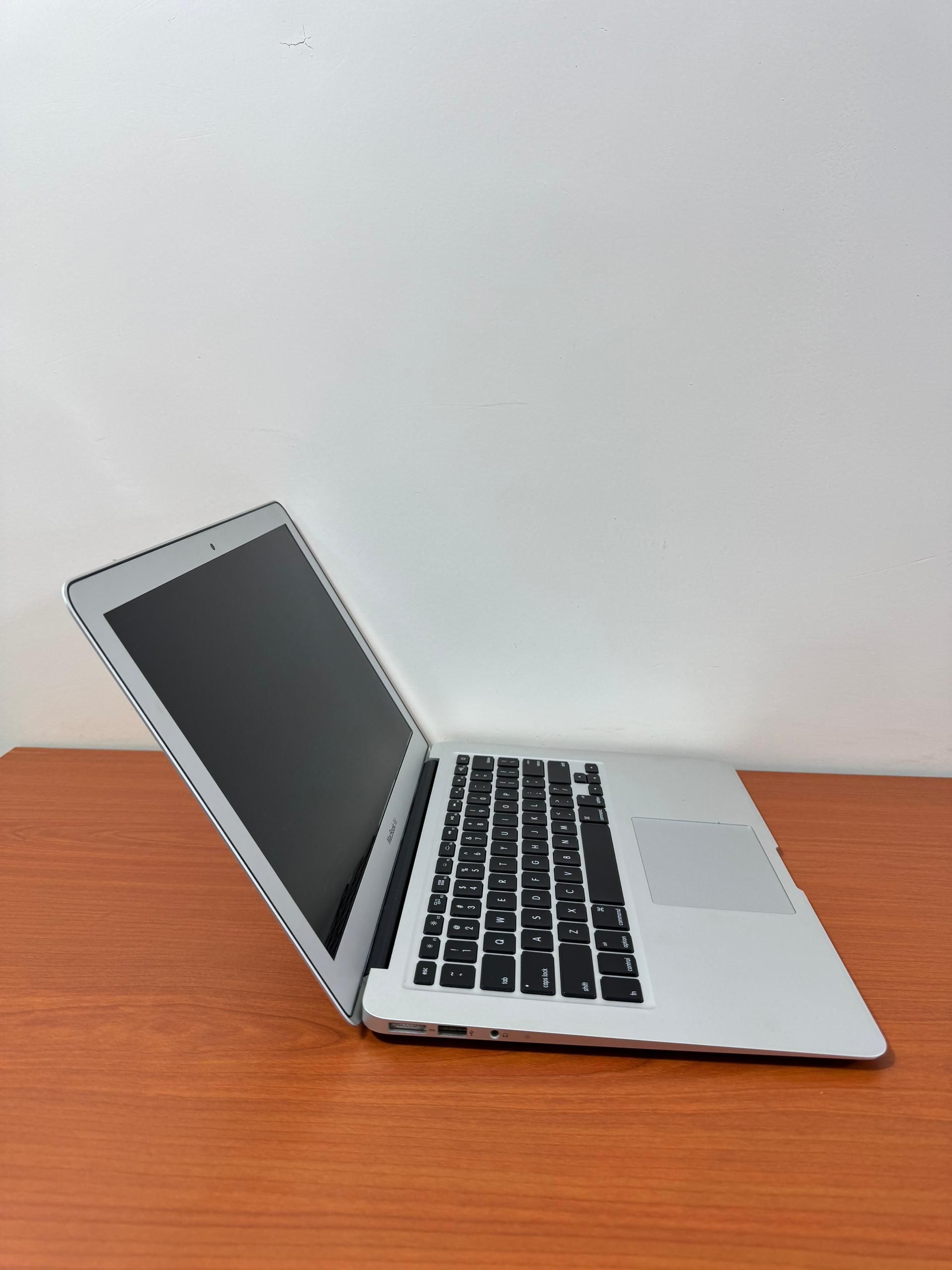 MacBook Air (13-inch, Mid 2012)_1