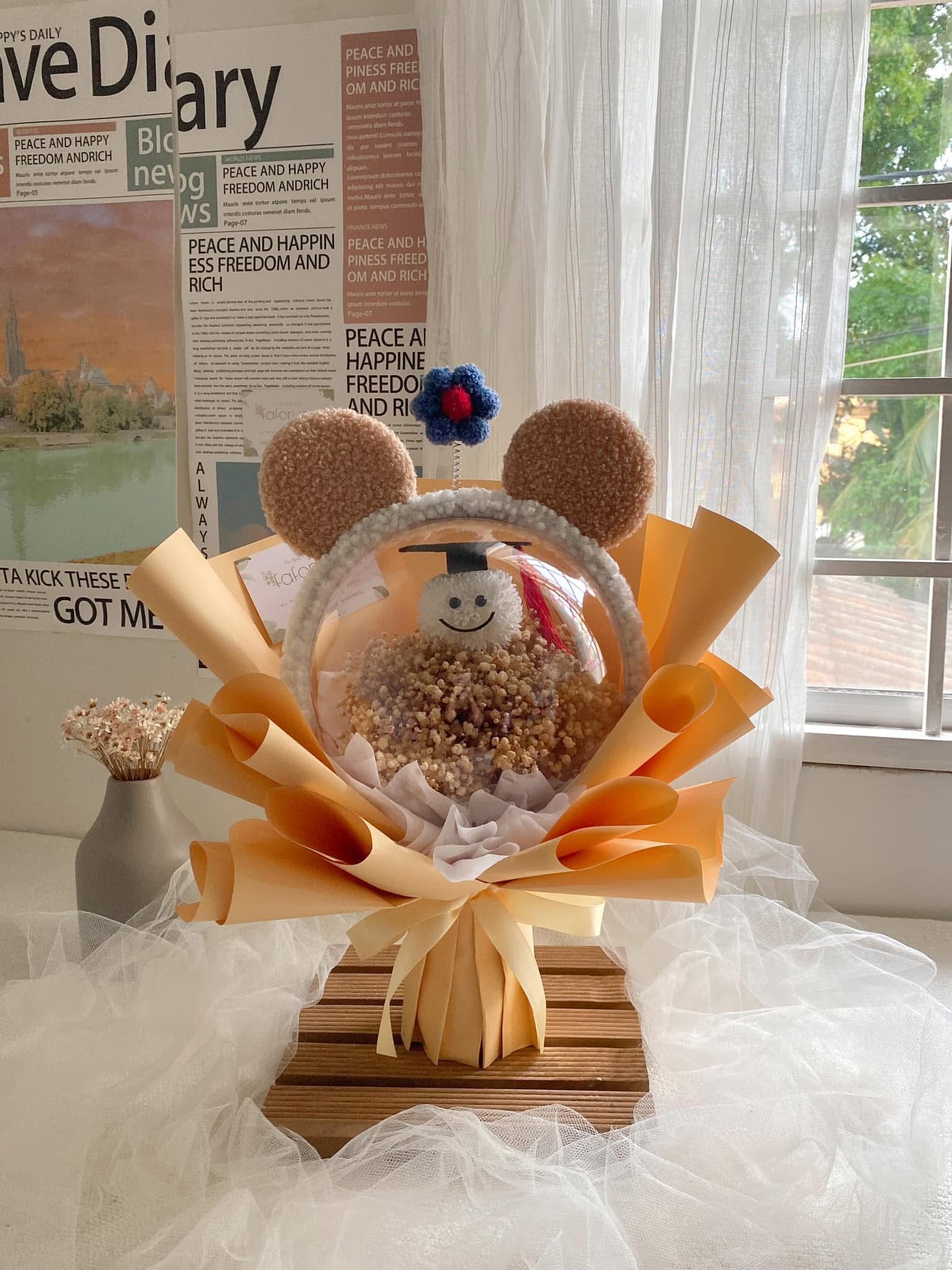 Graduation Ping Pong Acrylic Ball Bouquet_1