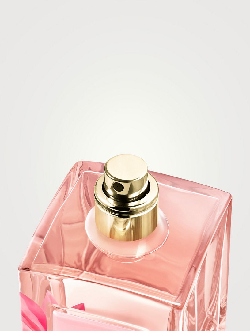 Perfume Armani prive - haut couture en jeu _2