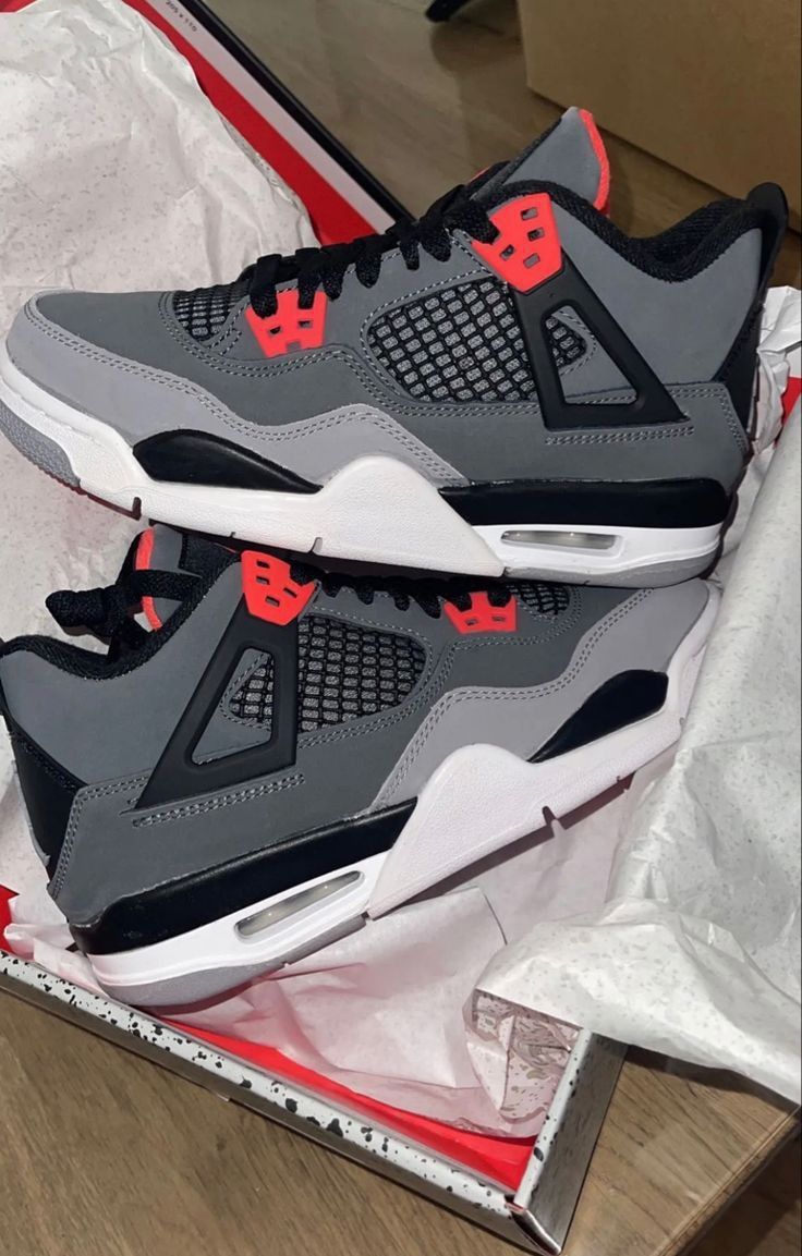Jordan 4 - gray / black/ red_1