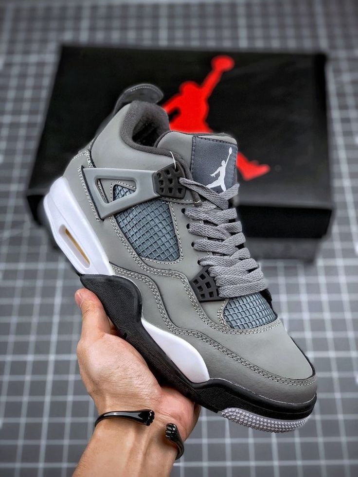 Jordan 4 - gray_1