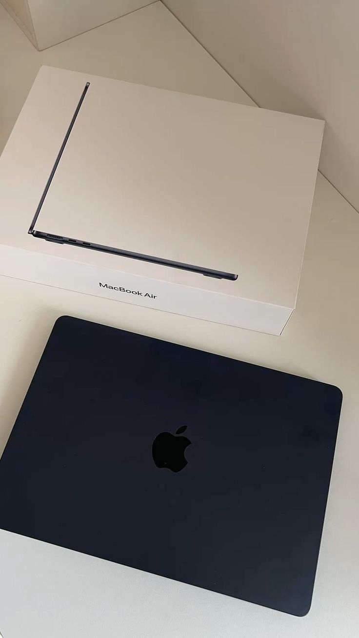 MacBook Air M4 — Modèle A3240 (Sky, 2025)_0