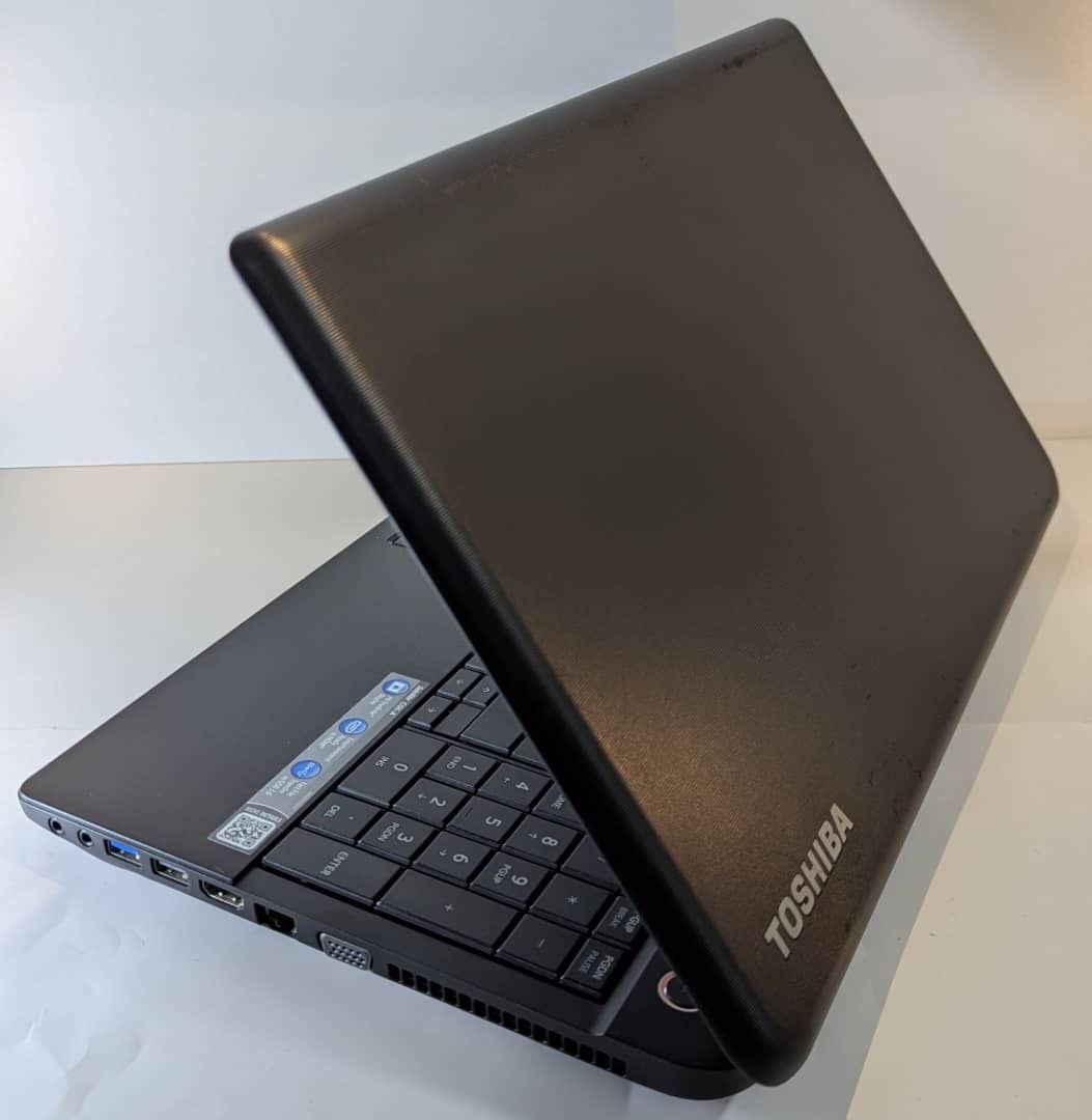 Toshiba Satellite C55-A_2