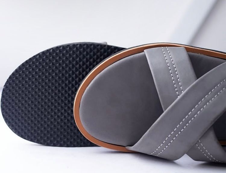 Plain cross slippers _2