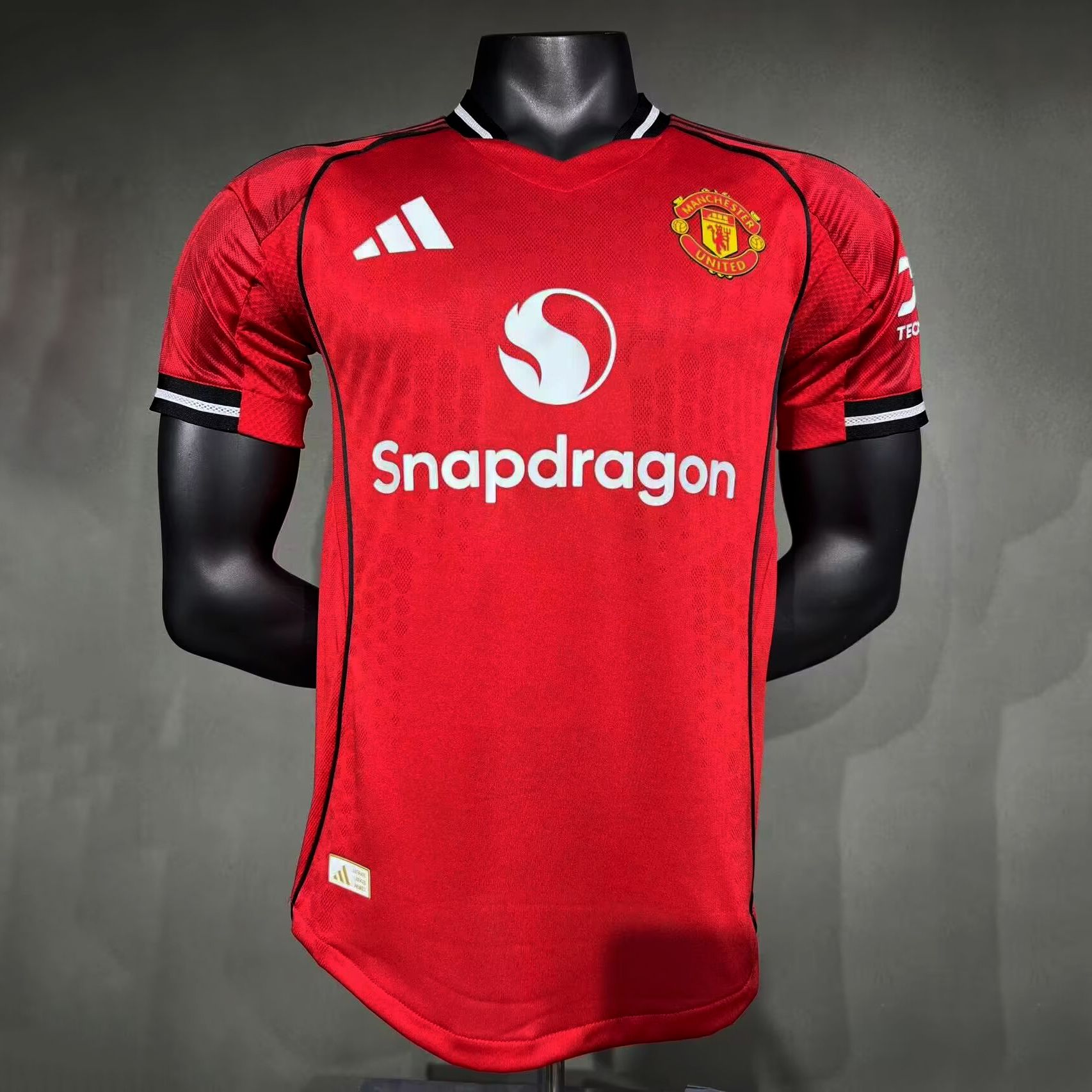 MANCHESTER UNITED LOCAL PLAYER 25/26_0