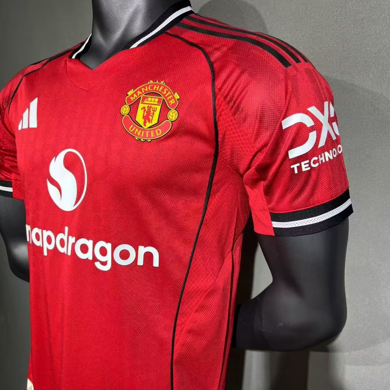 MANCHESTER UNITED LOCAL PLAYER 25/26_1