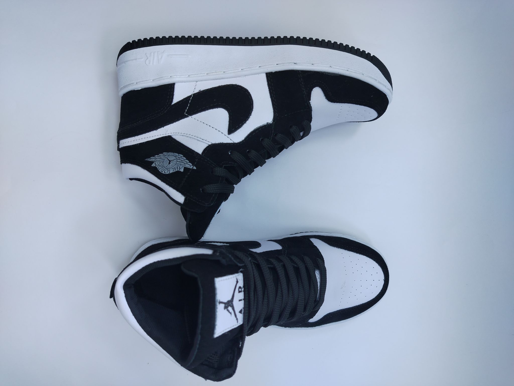 JORDAN 1 BLANCO CON NEGRO_1