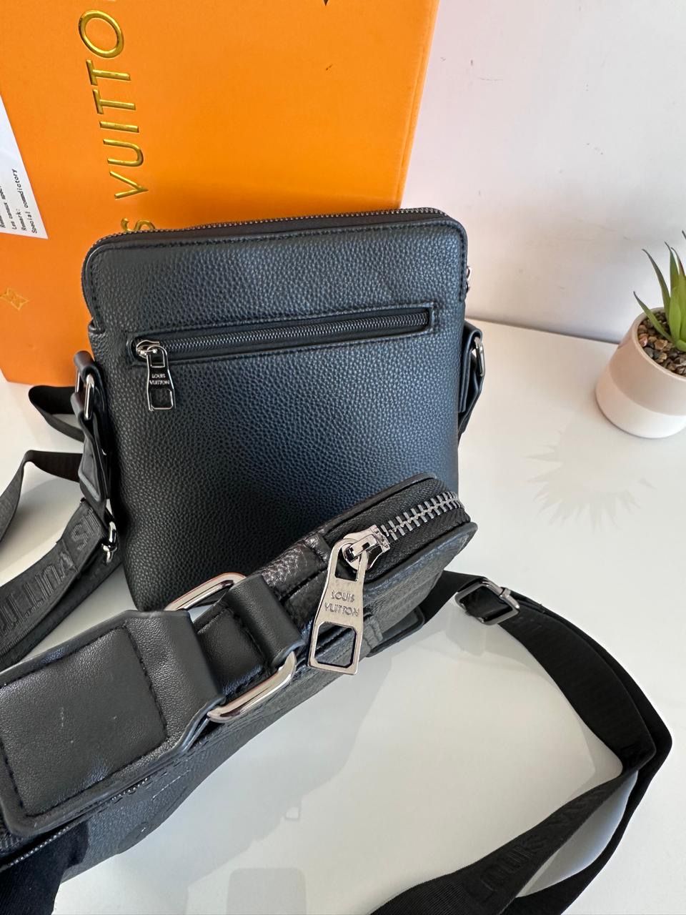LV and MK Crossbody Bag_1