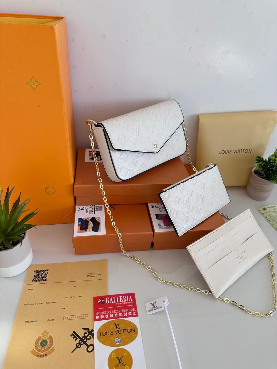 Louis Vuitton Clutch_9