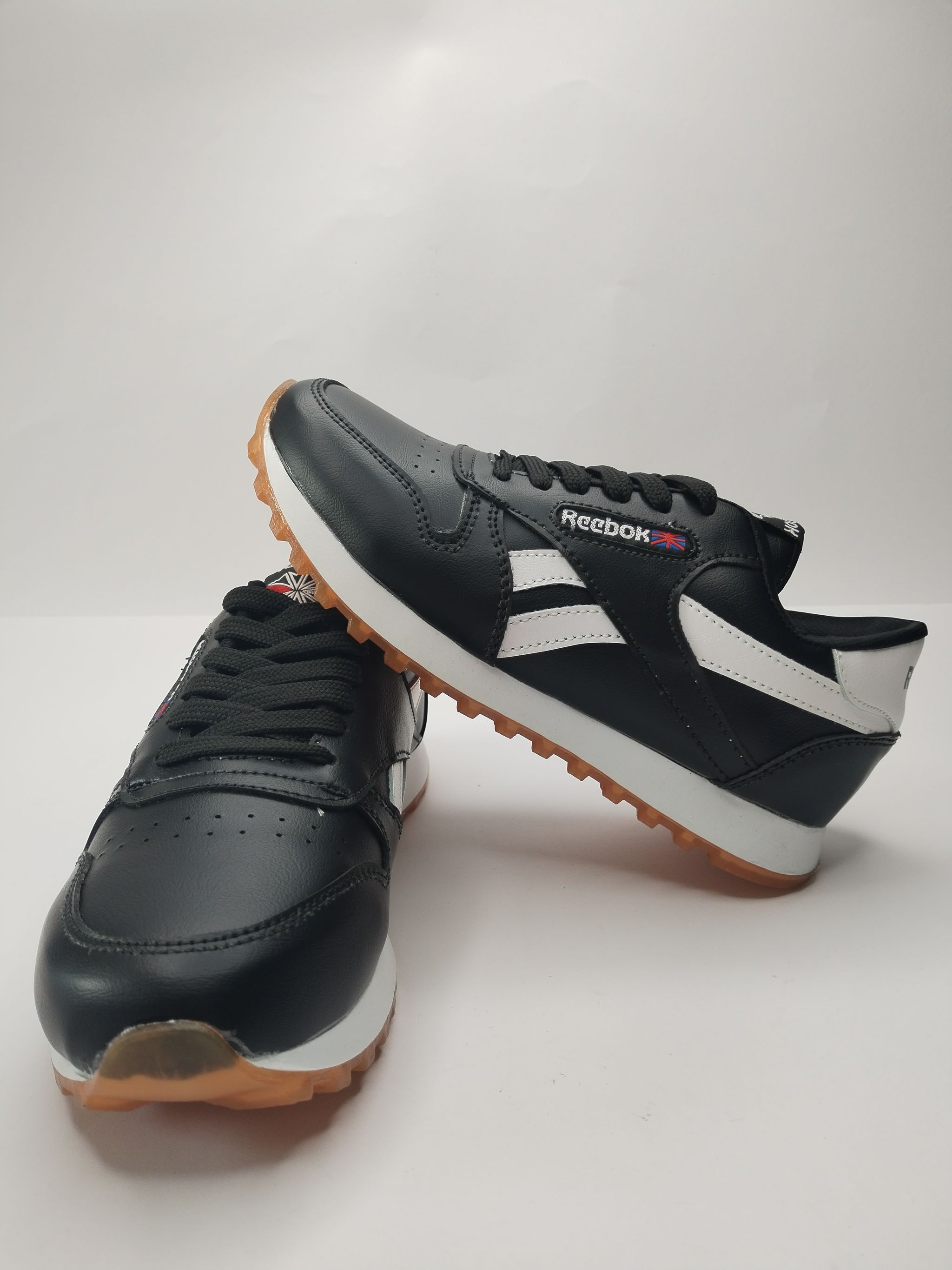 REEBOK LETHER NEGRO_5