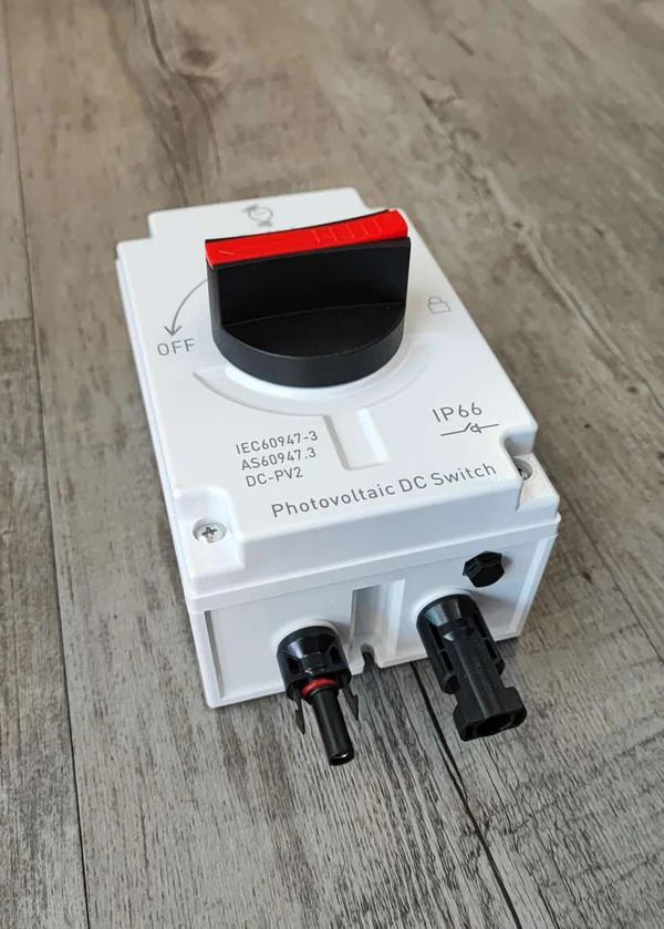 DR Light LONQ-40 40Amp Solar Photovoltaic DC Isolator Switch Light (10006626)_0
