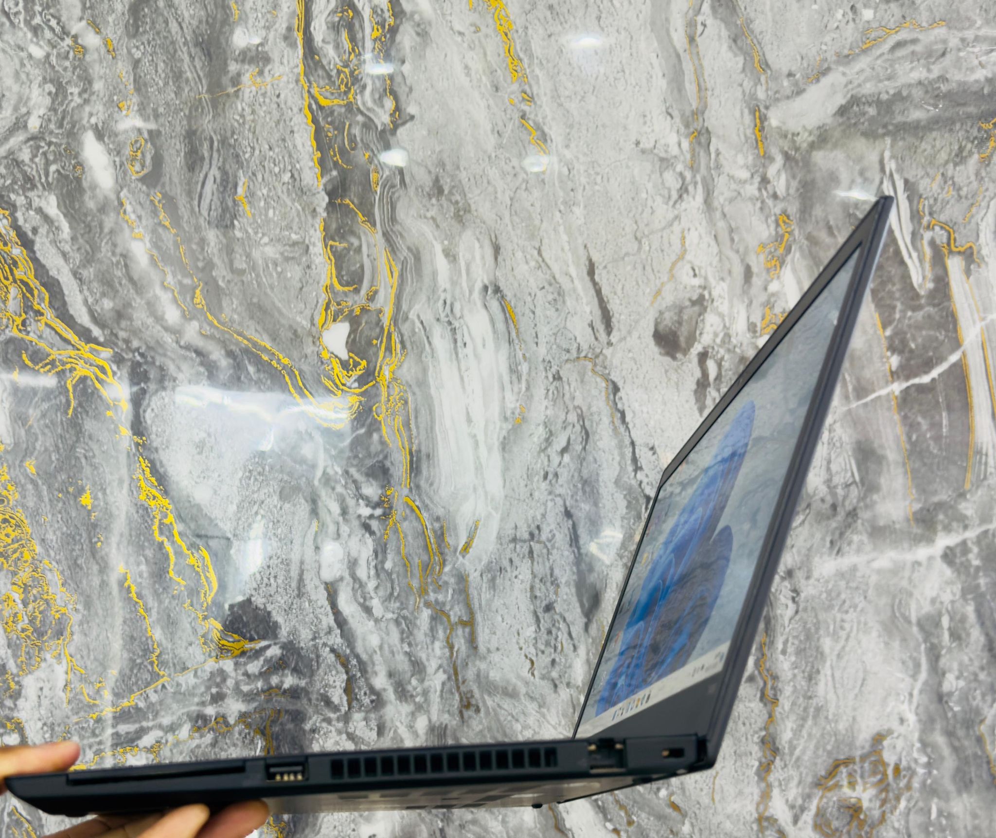 Lenovo thinkpad T490 _1