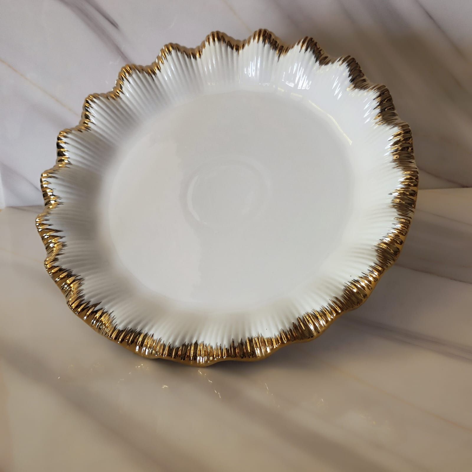 Assiette ovale bord doré - طبق بيضاوي بحافة ذهبية_0