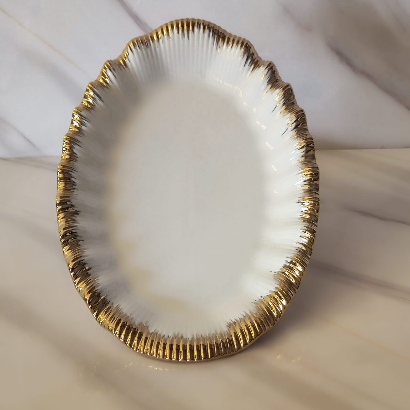 Assiette Ovale Bord Doré - صحن بيضوي بحواف ذهبية_0