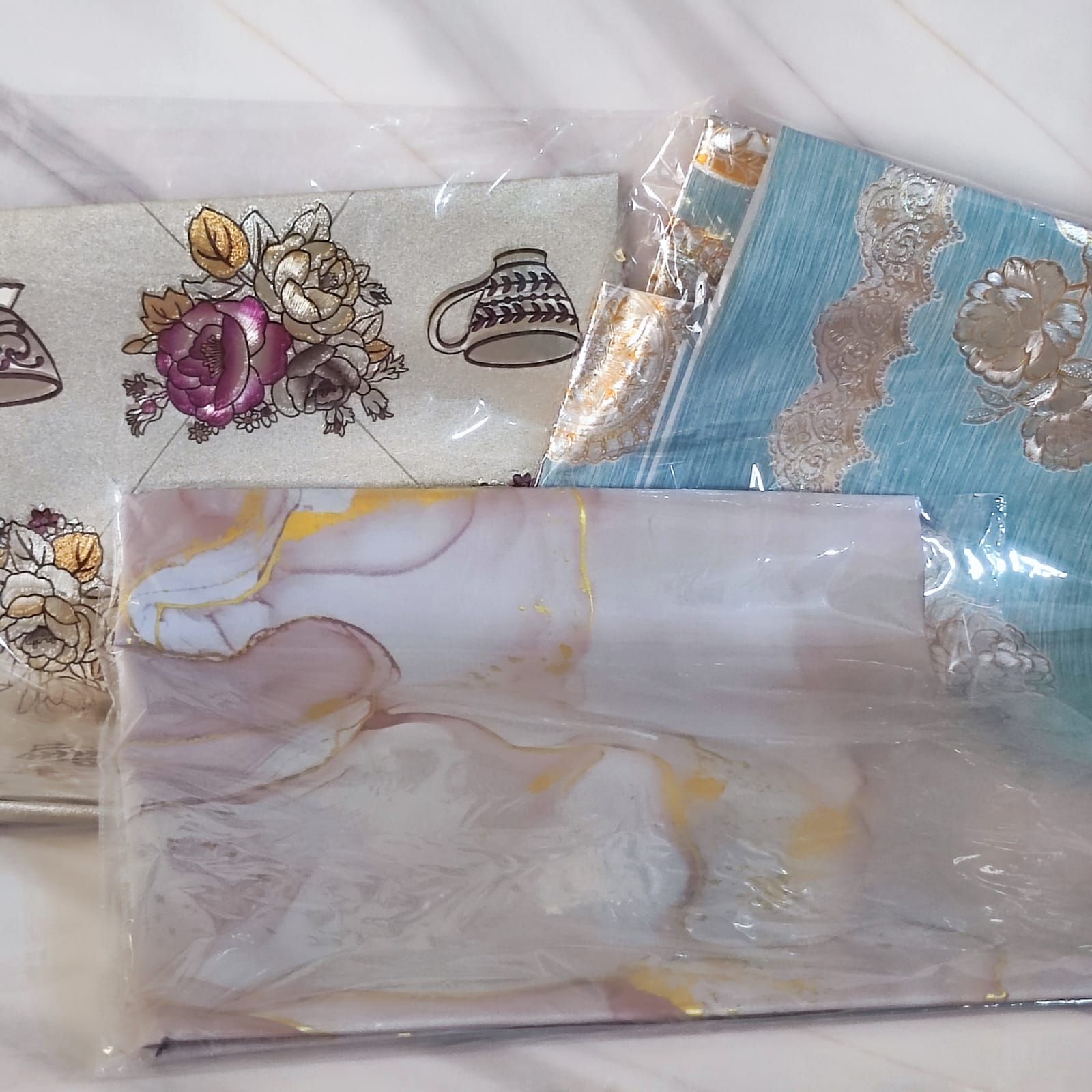 Nappe en Plastique Élégante - غطاء طاولة بلاستيكي أنيق_0