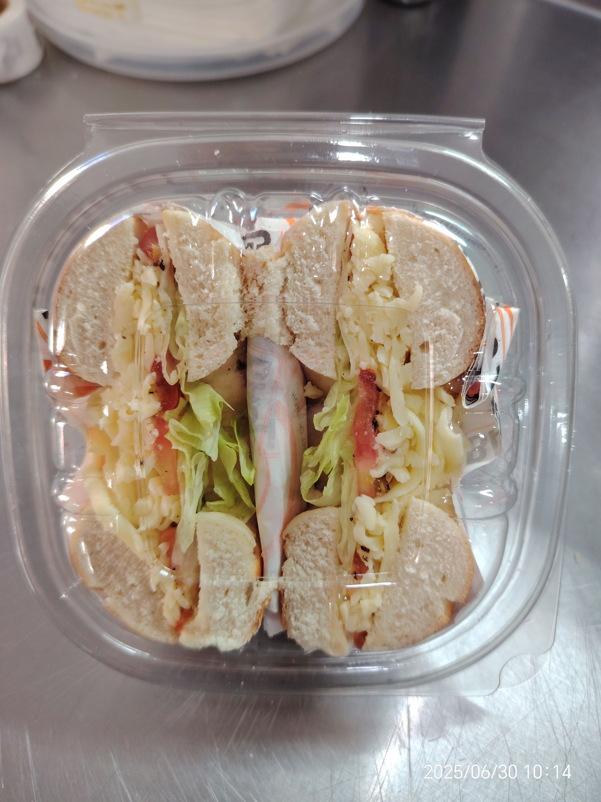 New! Up Town (Mozzarella & Tomato)_0