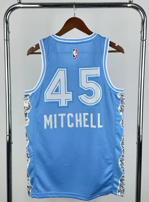 Camiseta Donovan Mitchell Cleveland Cavaliers_2