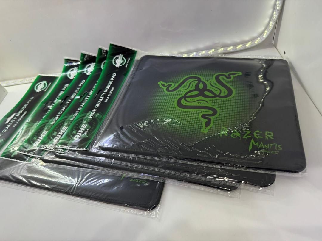 Tapis de Souris Razer Mantis Speed – Haute Précision_0