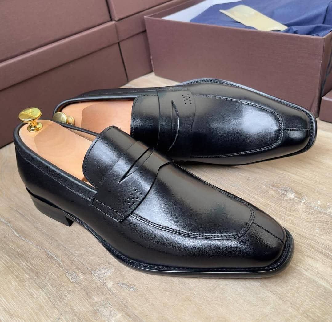 Chaussure Homme Cuir, Excellente Qualité. Pointure 39 à 46. Prix de vente: 50 000 FCFA  Bénéfice 5000 FCFA/Chaussure vendue. Offre valable 30 jours renouvelable._0
