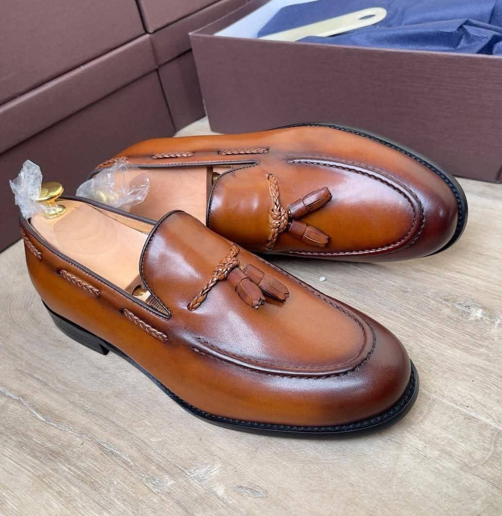 Chaussure Homme Cuir, Excellente Qualité. Pointure 39 à 46. Prix de vente: 45 000 FCFA  Bénéfice 5000 FCFA/Chaussure vendue. Offre valable 30 jours renouvelable._0