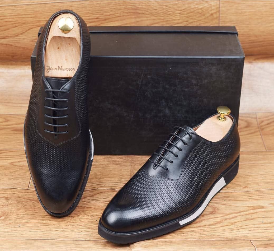 Chaussure Homme Cuir, Excellente Qualité. Pointure 39 à 46. Prix de vente: 55 000 FCFA  Bénéfice 5000 FCFA/Chaussure vendue. Offre valable 30 jours renouvelable._0