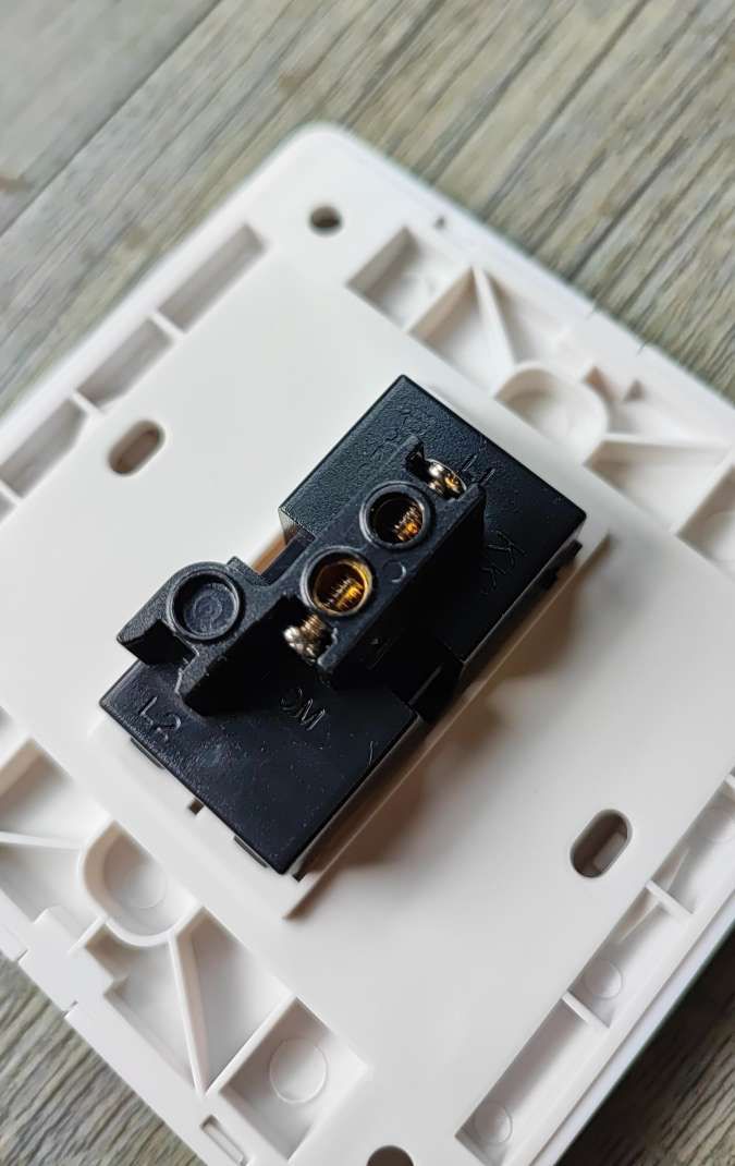 Square Spring Loaded Door Exit Switch - Reliable and Efficient Solution for Automatic Doors in Commercial Buildings (10006794)_2