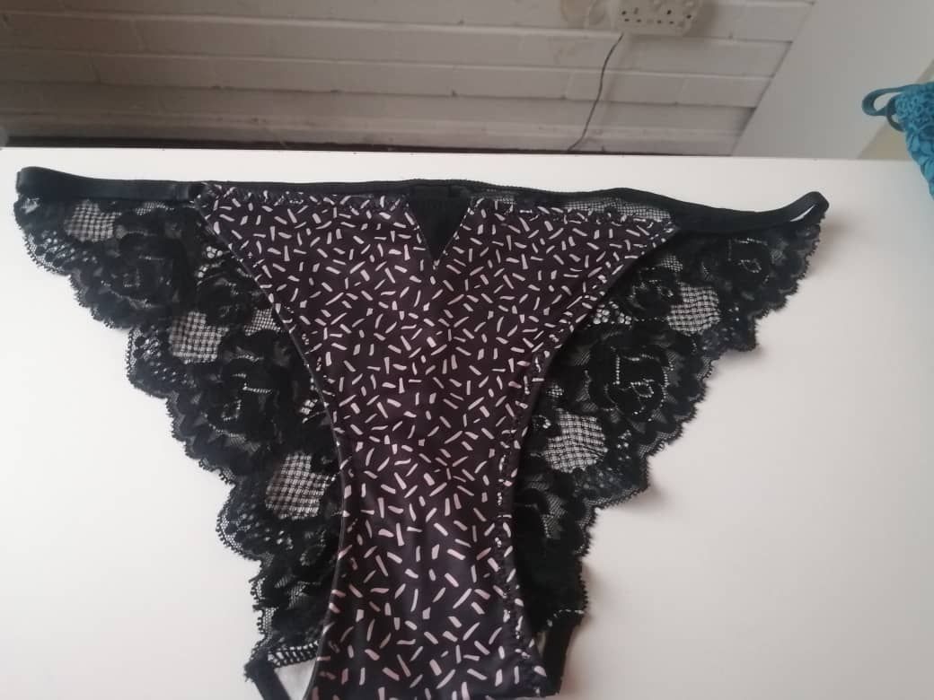 Shelley Black lace front pink_1