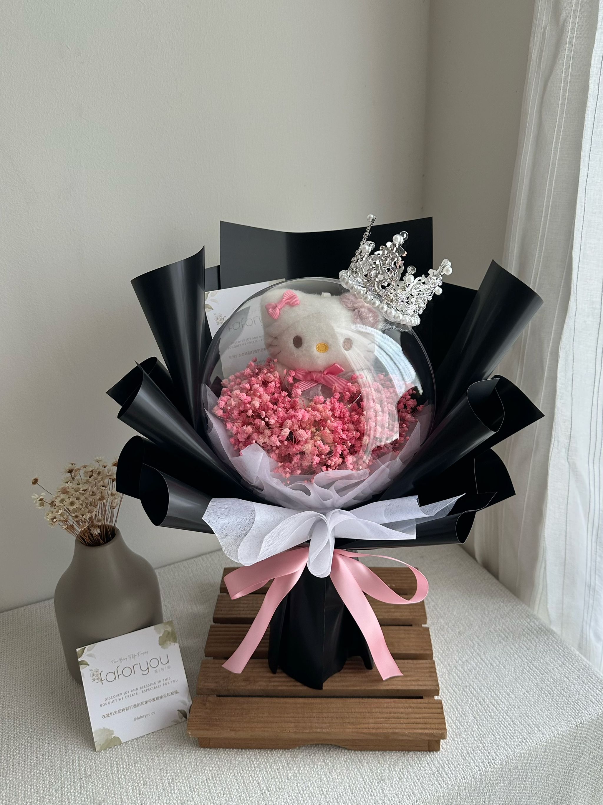 Hello Kitty Baby Breath Arcylic Ball Bouquet_0