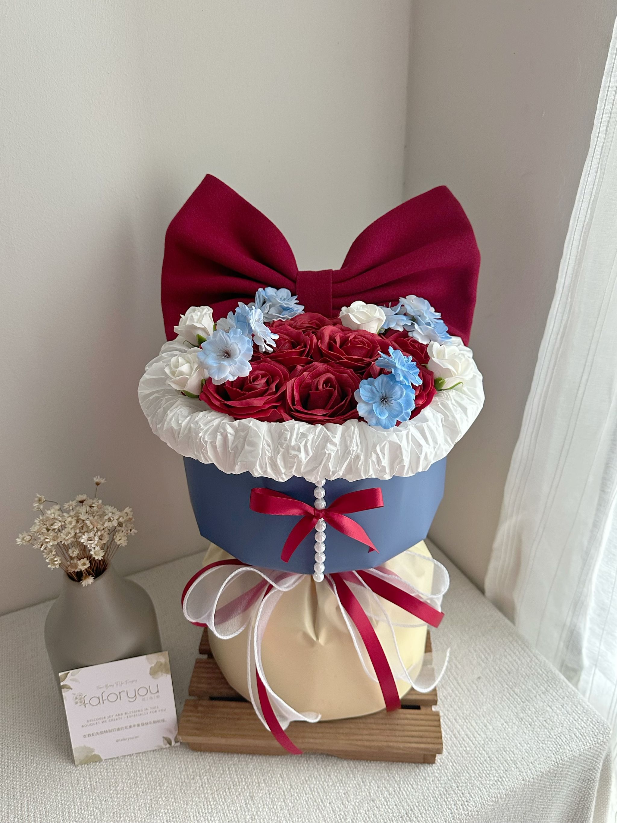 Snow White Round Bouquet  _4