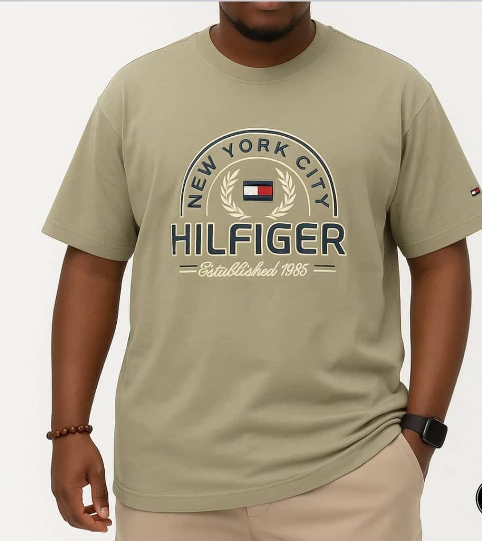 Tee-Shirts Homme Excellente Qualité. Prix: 13 000 FCFA  Bénéfice: 2000 FCFA/Tee-Shirt vendu_0