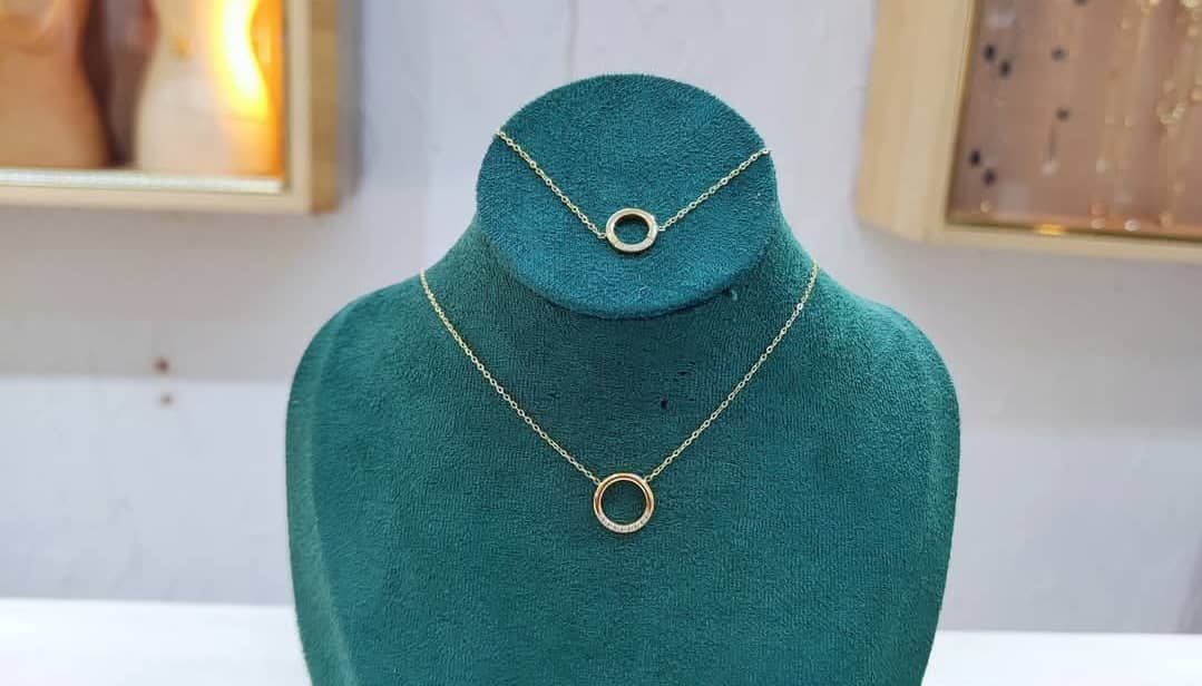  Bijoux, Or Plaqué. Prix de vente: 25 000 FCFA  Bénéfice: 2000 FCFA/Bijoux Vendu.  Offre valable 30 jours renouvelable._0