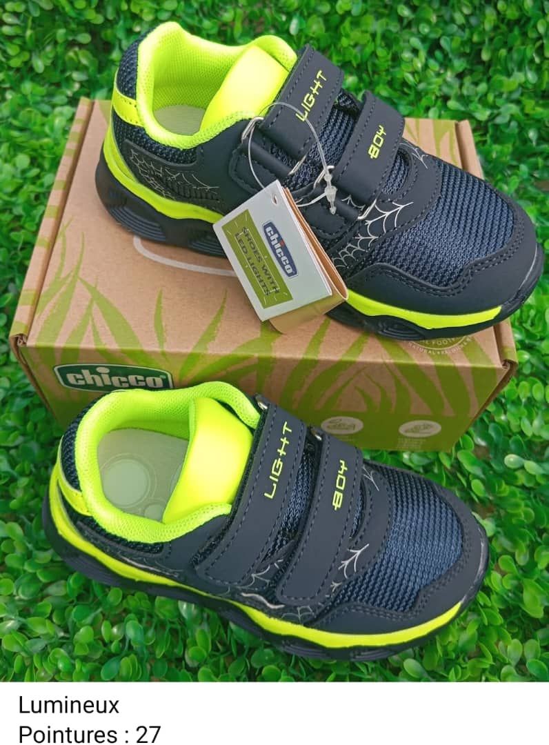 Chaussures Enfants de Marque CHICCO. Prix de vente: 15 000 FCFA  Bénéfice: 2000 FCFA. Offre valable 30 jours renouvelable._0