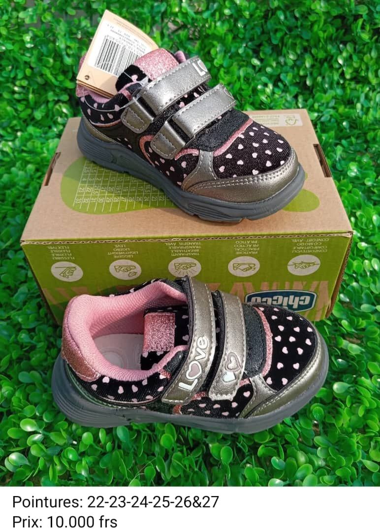 Chaussures Enfants de Marque CHICCO. Prix de vente: 15 000 FCFA  Bénéfice: 2000 FCFA. Offre valable 30 jours renouvelable._0