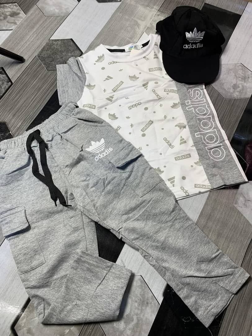 Vêtements Enfants Super Qualité 2 à 7ans. Prix de vente: 15 000 FCFA   Bénéfice: 2000 FCFA. Offre valable 30 jours renouvelable._0